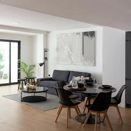 Vlc Host - Leones Apartment *